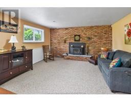 17 Garry AVENUE - 48