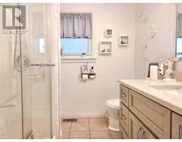 11 Lottie AVENUE - 40