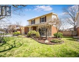 246 Tweedsmuir AVENUE West - 2