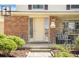 246 Tweedsmuir AVENUE West - 4