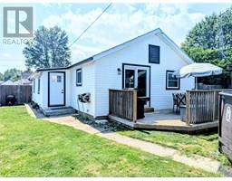 185 Woods STREET - 19