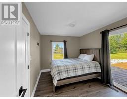 86 BAYVIEW DRIVE - 21