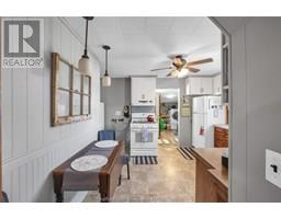 300 Woods STREET - 11