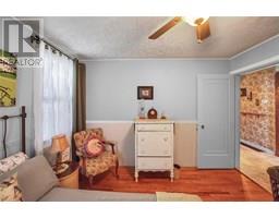 300 Woods STREET - 21