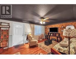 300 Woods STREET - 7