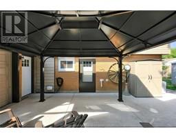 110 GLENGARRY CRESCENT - 12