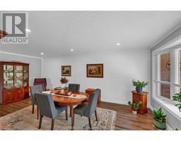 110 GLENGARRY CRESCENT - 24