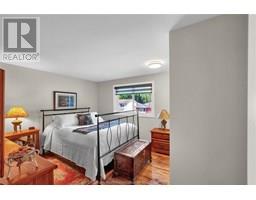 110 GLENGARRY CRESCENT - 34