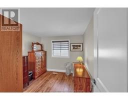 110 GLENGARRY CRESCENT - 36