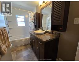 115 Gregory DRIVE - 22