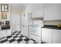 203 Talbot STREET East - 20