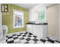 203 Talbot STREET East - 21