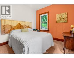 203 Talbot STREET East - 28