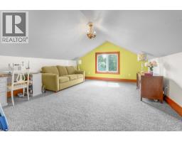 203 Talbot STREET East - 34