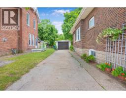203 Talbot STREET East - 46