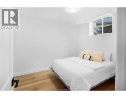 138 VALENCIA DRIVE - 32