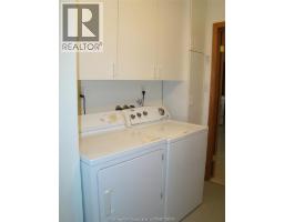 19A ERIE STREET North - 27