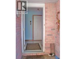19A ERIE STREET North - 33