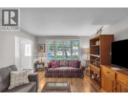 85 Marion AVENUE - 12