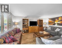 85 Marion AVENUE - 15
