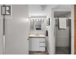 85 Marion AVENUE - 33