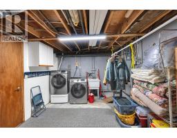 85 Marion AVENUE - 35