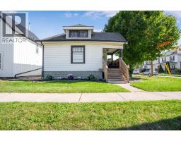 58 Forest STREET - 3