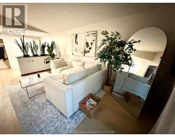 14 MacMillan CRESCENT - 12