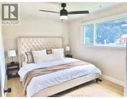 14 MacMillan CRESCENT - 15