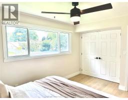 14 MacMillan CRESCENT - 16