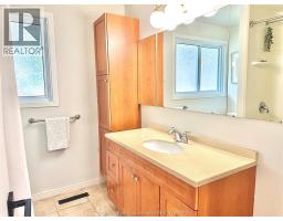 14 MacMillan CRESCENT - 19