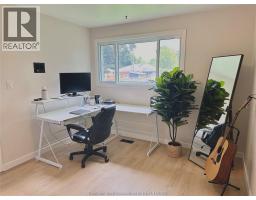 14 MacMillan CRESCENT - 22