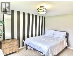 14 MacMillan CRESCENT - 24