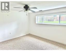 14 MacMillan CRESCENT - 31