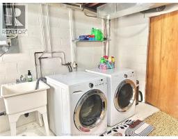 14 MacMillan CRESCENT - 33