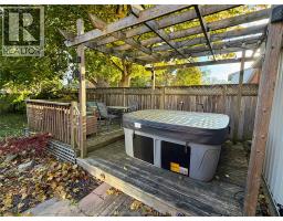 14 MacMillan CRESCENT - 34