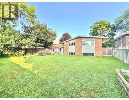 14 MacMillan CRESCENT - 37