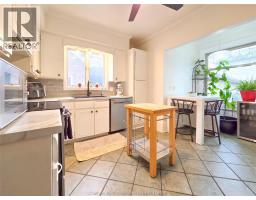 90 Stanley AVENUE - 18