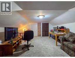 90 Stanley AVENUE - 36