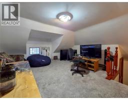 90 Stanley AVENUE - 37