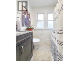 90 Stanley AVENUE - 41