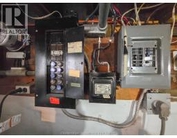 90 Stanley AVENUE - 46