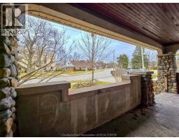 90 Stanley AVENUE - 5