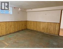 136 Adelaide STREET South - 10