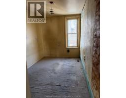 136 Adelaide STREET South - 7