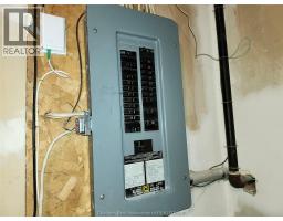 15 MONARCH DRIVE - 30