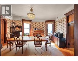 325 Wellington STREET West - 11