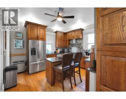 325 Wellington STREET West - 13