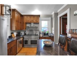 325 Wellington STREET West - 14