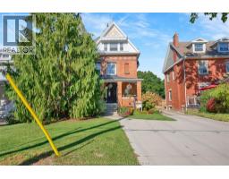 325 Wellington STREET West - 2